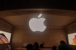 苹果在中国郑州组装厂的iPhone产量下降