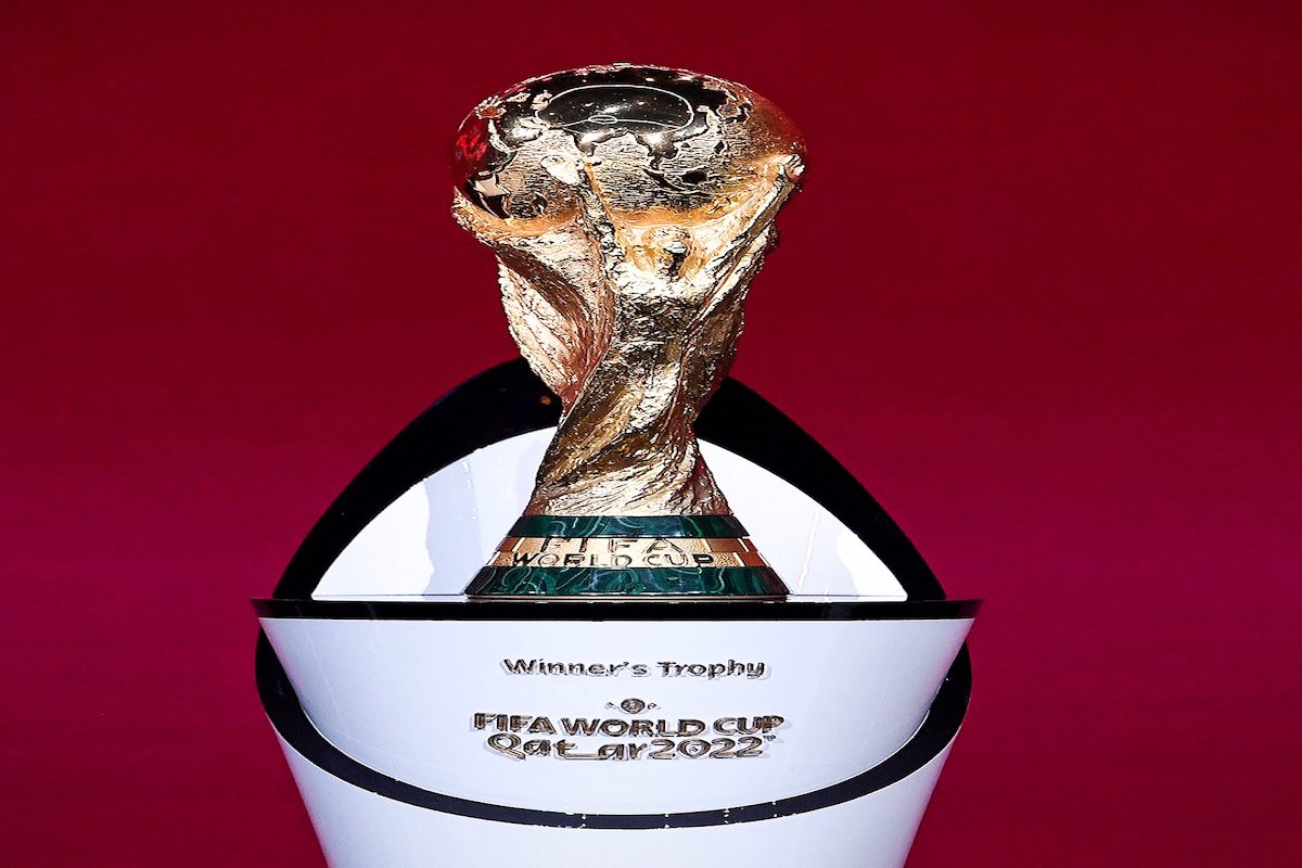 2022年卡塔尔世界杯，卡塔尔，厄瓜多尔，