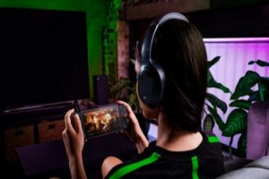 雷蛇推出任天堂switch风格的全球首款5G游戏设备